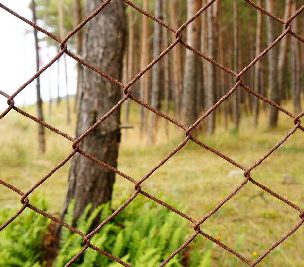 Jak prawidłowo dobrać i zamontować akcesoria do ogrodzeń przenośnych – poradnik krok po kroku